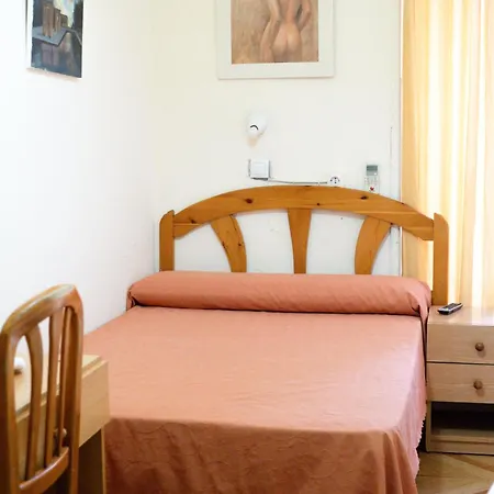 Hostal Fuentesol-2